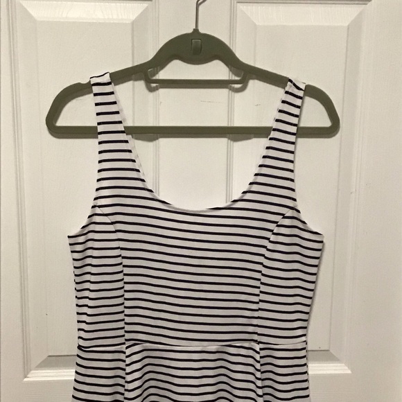 Divided Dress. Size 14 - Picture 4 of 6